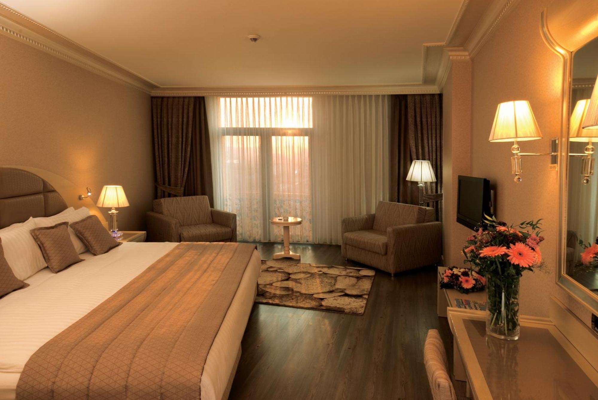 エセル プレミアム ホテル&スパ ブユックチェクメジェ エクステリア 写真 A room at the hotel