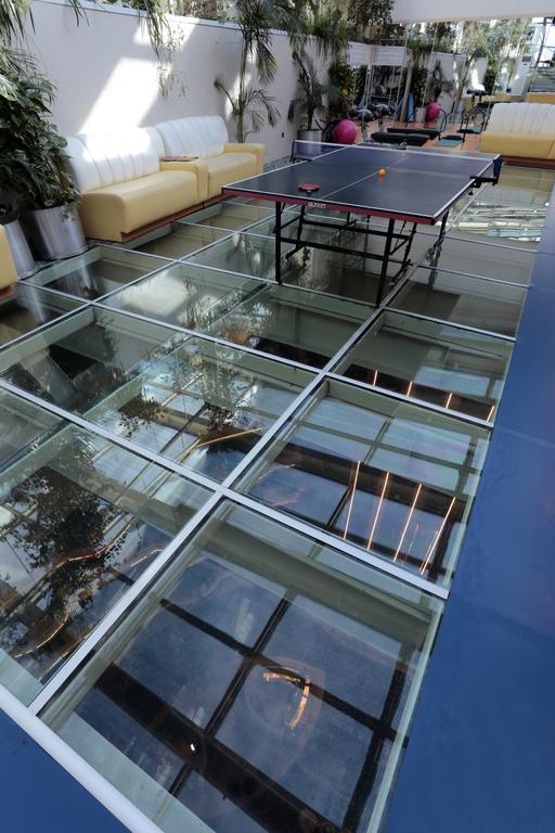 エセル プレミアム ホテル&スパ ブユックチェクメジェ エクステリア 写真 A glass floor