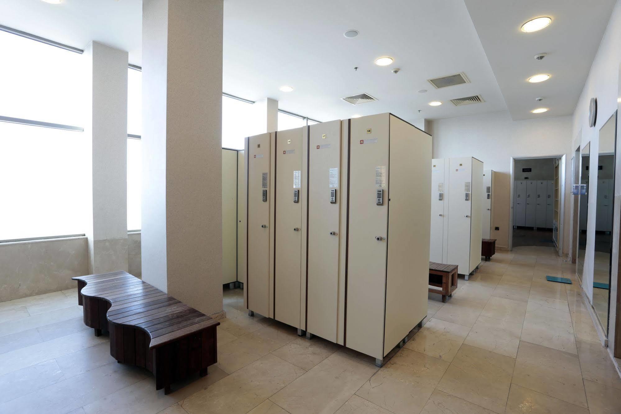 エセル プレミアム ホテル&スパ ブユックチェクメジェ エクステリア 写真 A locker room