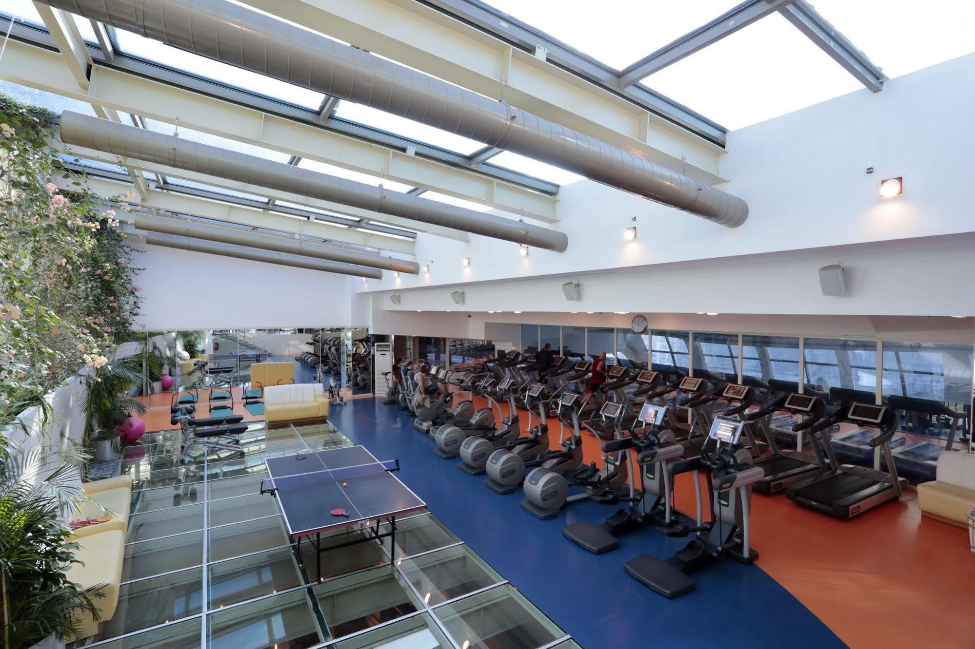 エセル プレミアム ホテル&スパ ブユックチェクメジェ エクステリア 写真 The Sports and Leisure Centre
